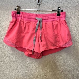 Lululemon Hotty Hot Low-Rise Lined Short 2.5”